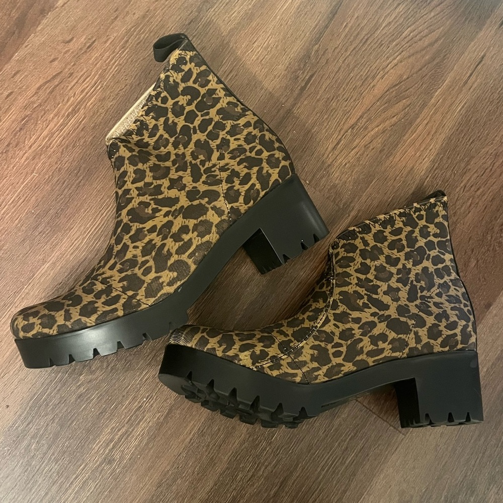 Charleston Shoe Co. Upper Monterey Boots in Leopard